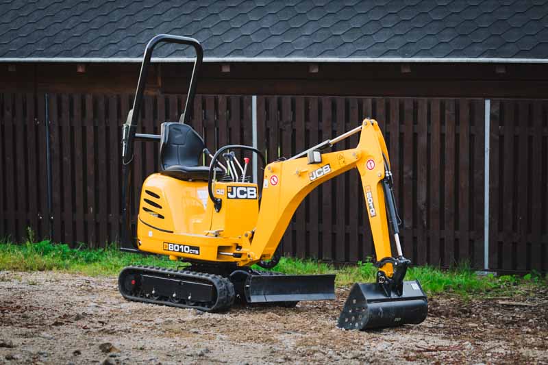 JCB_8010_minibagr